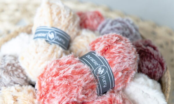Durable Furry brei- en haakgaren 2239 Brick - Afbeelding 4